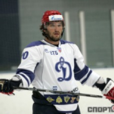 Alexander Ovechkin, Moscow Dynamo's Season 1 captain.
